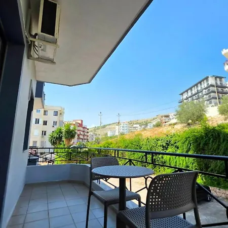 Blue Waves & Apartamento Sarandë